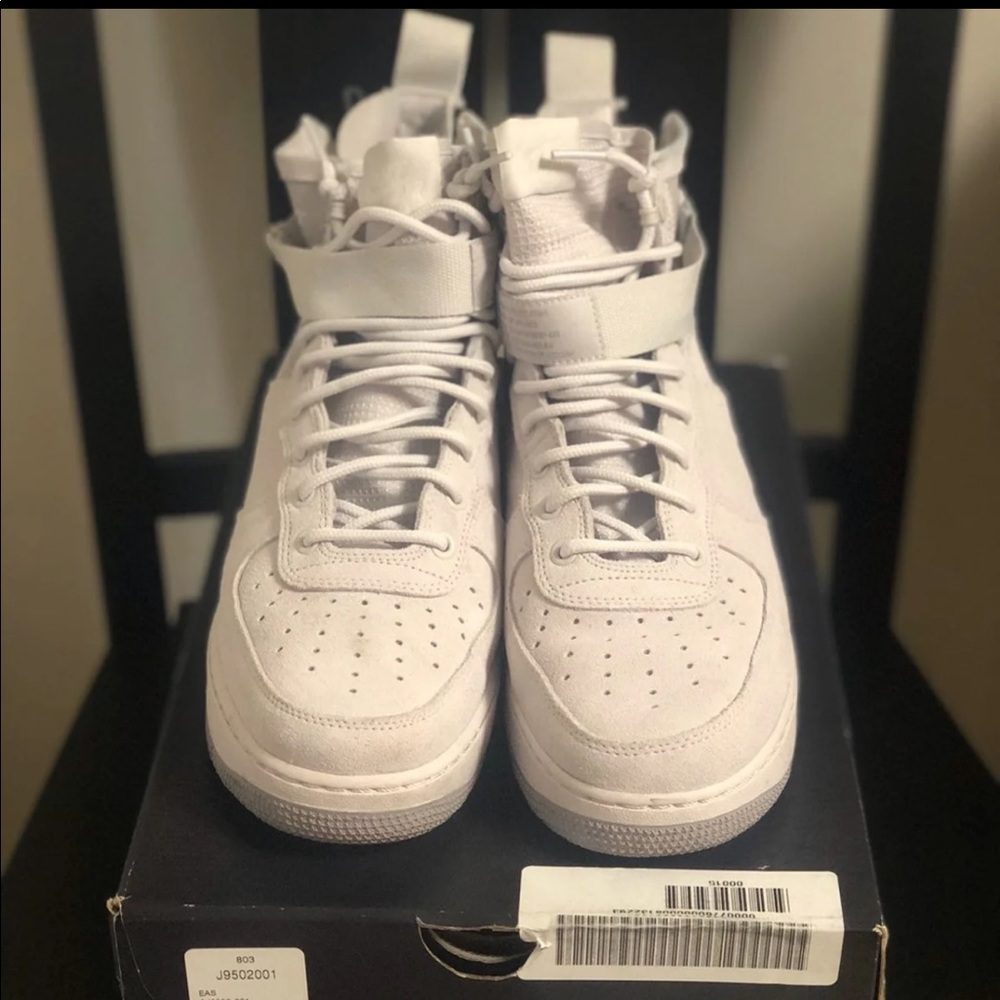 Nike SF AF1 Mid size 10